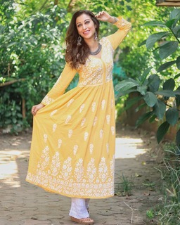 Sunayana Fauzdar feet photo 8
