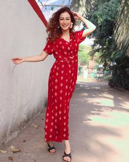 Sunayana Fauzdar feet photo 17