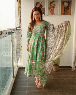 Sunayana Fauzdar feet photo 2