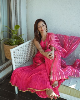 Sunayana Fauzdar feet photo 9