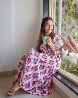 Sunayana Fauzdar feet photo 18