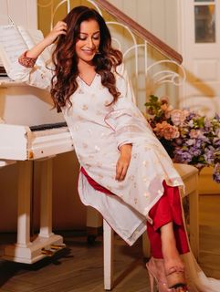 Sunayana Fauzdar feet photo 17