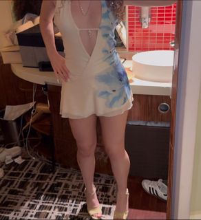 Sunday Kalogeras feet photo thumbnail