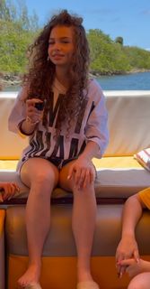 Sunday Kalogeras feet photo thumbnail