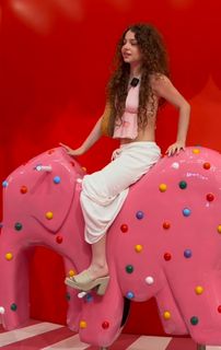 Sunday Kalogeras feet photo thumbnail