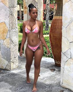 Sundy Carter feet photo 4