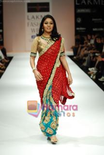 Sunidhi Chauhan feet photo 9