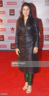 Sunidhi Chauhan feet photo 13