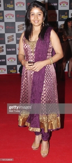 Sunidhi Chauhan feet photo 10