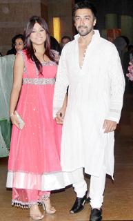 Sunidhi Chauhan feet photo 4
