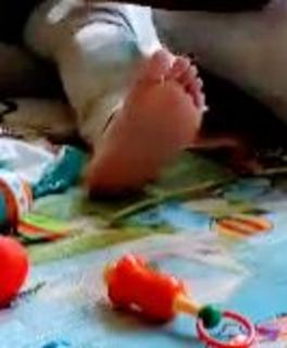 Sunidhi Chauhan feet photo 5