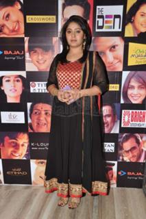 Sunidhi Chauhan feet photo 17