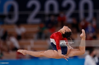 Sunisa Lee feet photo thumbnail