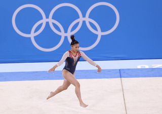 Sunisa Lee feet photo thumbnail
