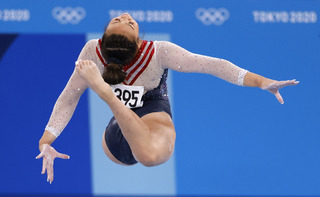Sunisa Lee feet photo thumbnail