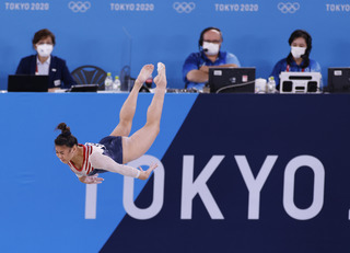 Sunisa Lee feet photo thumbnail