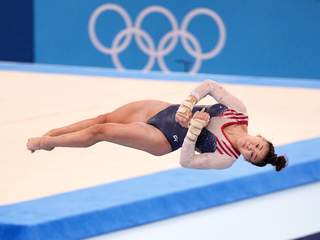 Sunisa Lee feet photo thumbnail