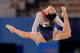 Sunisa Lee feet photo thumbnail