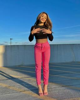Sunisa Lee feet photo thumbnail
