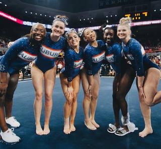 Sunisa Lee feet photo thumbnail