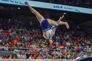 Sunisa Lee feet photo thumbnail