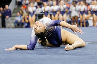 Sunisa Lee feet photo thumbnail