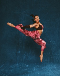 Sunisa Lee feet photo thumbnail