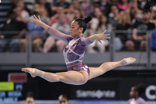 Sunisa Lee feet photo thumbnail