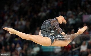 Sunisa Lee feet photo thumbnail