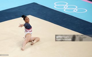 Sunisa Lee feet photo thumbnail
