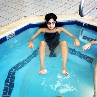 Sunita Mani feet photo 11