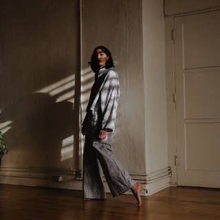 Sunita Mani feet photo 4