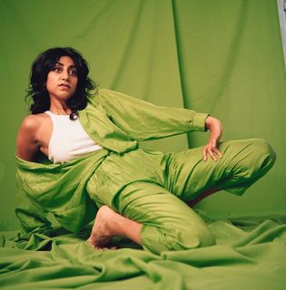Sunita Mani feet photo 9