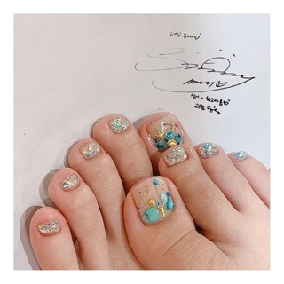 Sunny feet photo 4