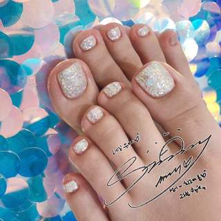 Sunny feet photo 8