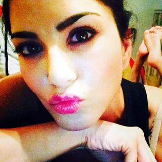 Sunny Leone feet photo thumbnail