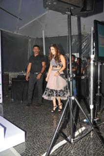 Sunny Leone feet photo thumbnail