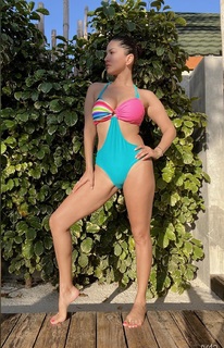 Sunny Leone feet photo thumbnail