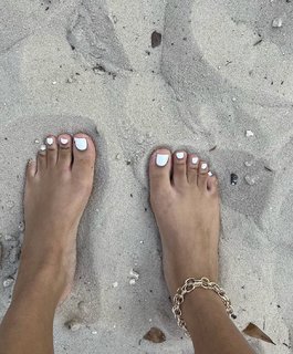 Supa Peach feet photo 1