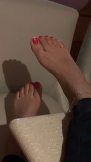 Supa Peach feet photo 1