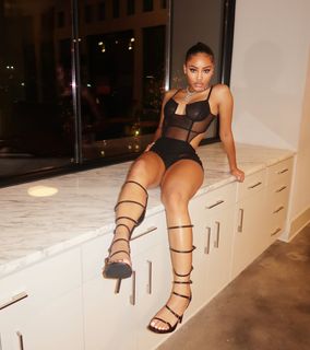 Supa Peach feet photo 1