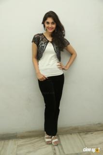 Surabhi feet photo 2