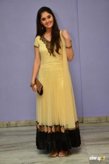 Surabhi feet photo 3