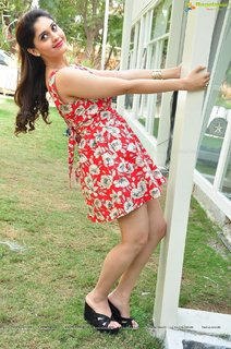 Surabhi feet photo 13