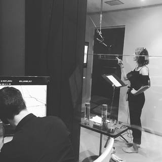 Suranne Jones feet photo thumbnail