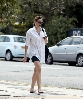 Suranne Jones feet photo thumbnail