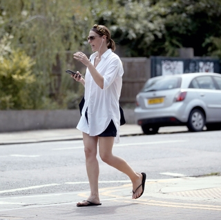 Suranne Jones feet photo thumbnail