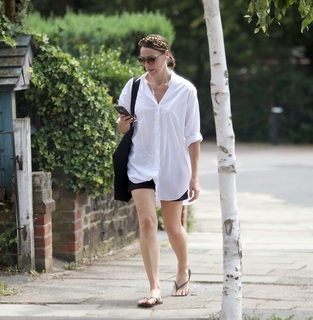 Suranne Jones feet photo thumbnail