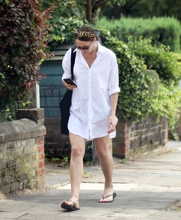 Suranne Jones feet photo thumbnail