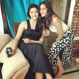 Surbhi Chandna feet photo 13